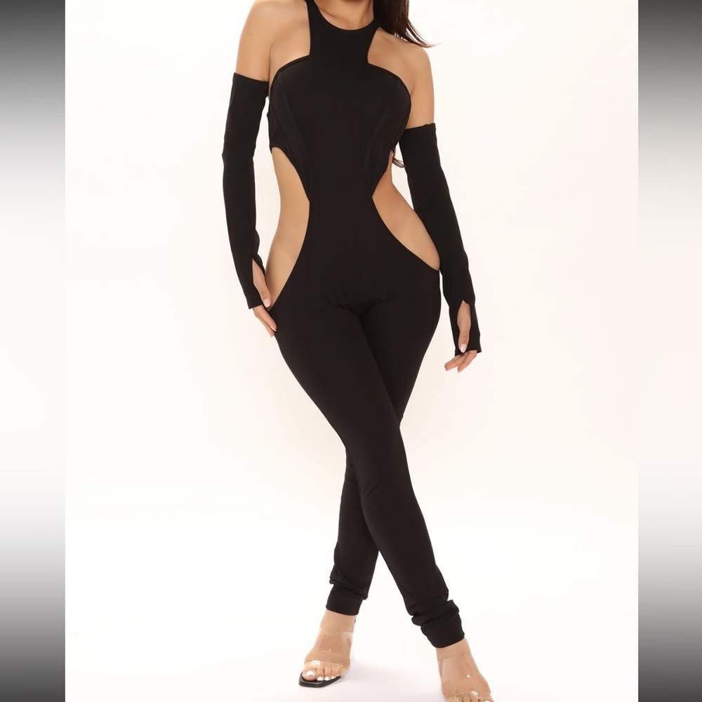 BRAND NEW CAN’T STAY LONG JUMPSUIT BLACK SIZE L